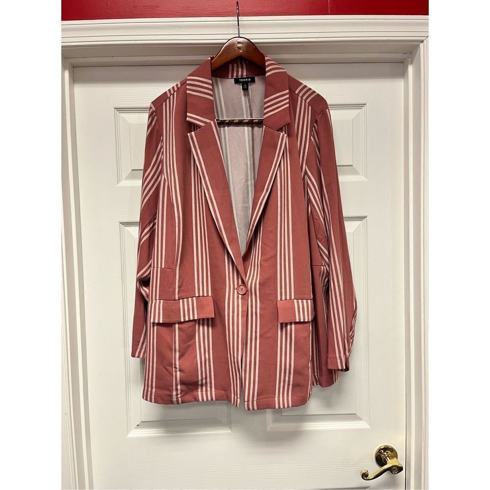 Torrid Mauve & White Stripe Suit Jacket Blazer sz 4X EUC